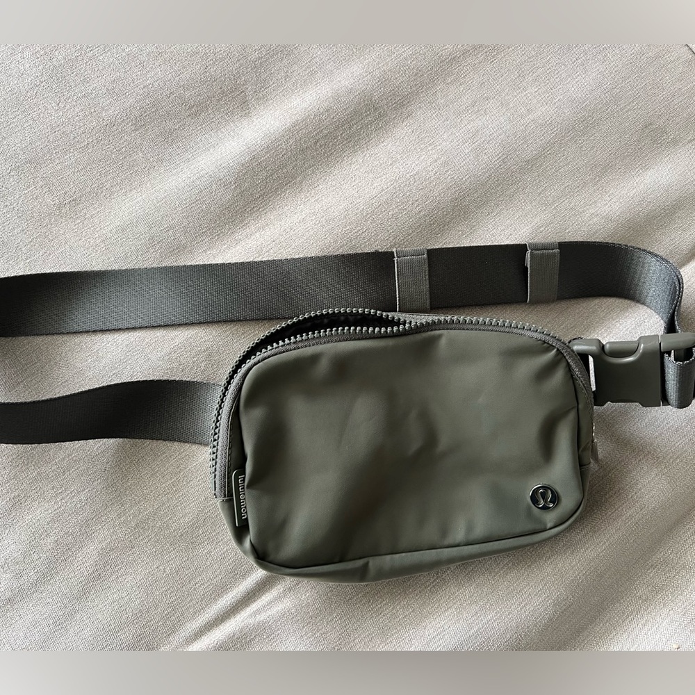 Lululemon Grey Sage Beltbag